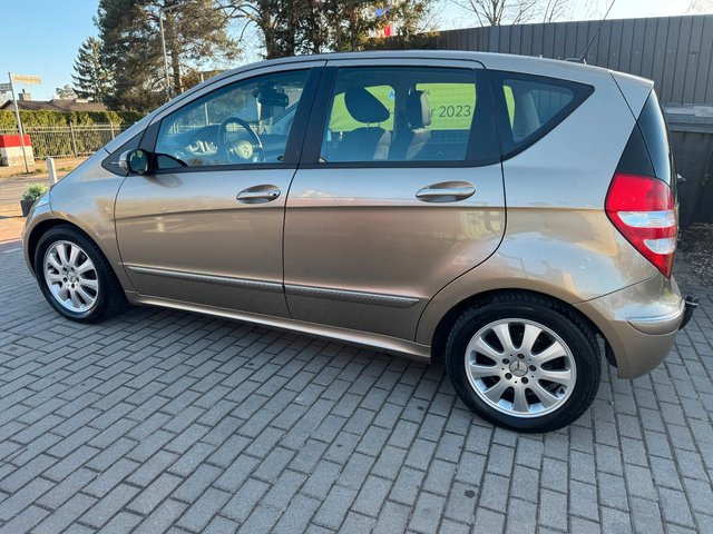 Mercedes-Benz A200*Automatik*Sitzheizung*Klima*Allwetter*AHK - bilder 9