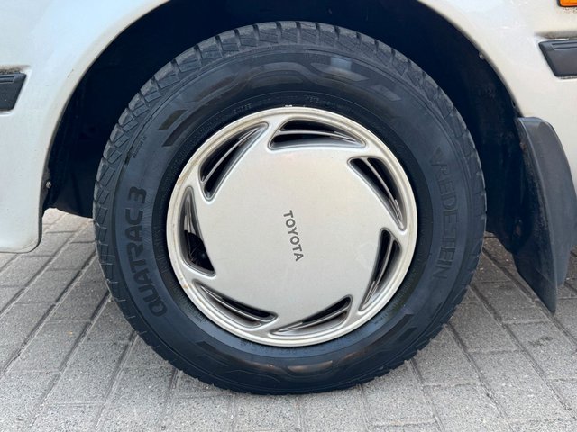 Toyota Carina 1.6 16V*MIT ORIGINAL KAT*TÜV 01/25 - bilder 9
