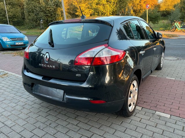 Renault Megane III Lim. 5-trg. Dynamique 1.9dCi*Navi*EU5 - bilder 5