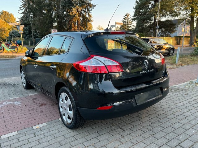 Renault Megane III Lim. 5-trg. Dynamique 1.9dCi*Navi*EU5 - bilder 7