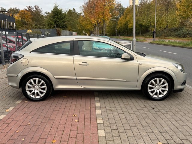 Opel Astra GTC 1.6 Twinport*Leder*Klimaut*Ahk*TÜV NEU - bilder 4