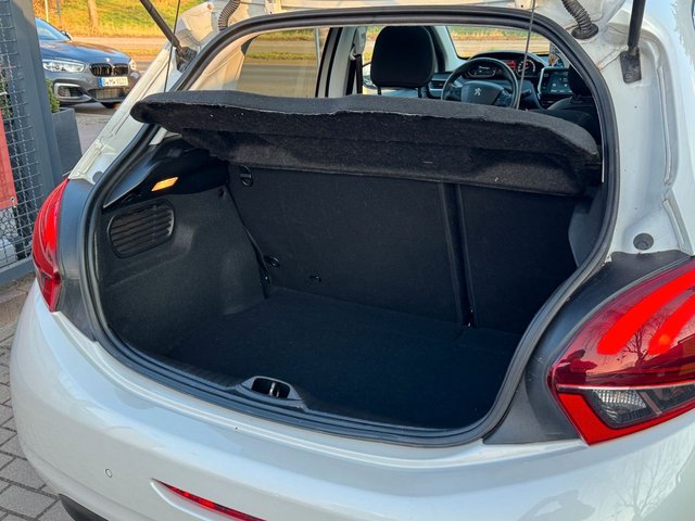 Peugeot 208 GT Line*Aut*Nav*Pano*JBL*Szhz*Temp*PDC*Kam* - bilder 6