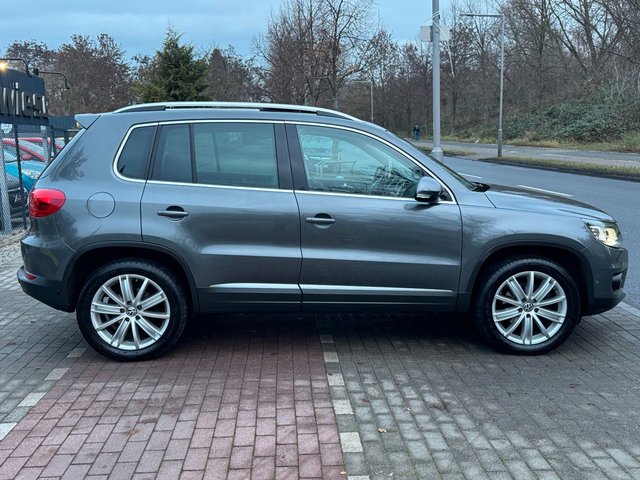 Volkswagen Tiguan Sport & Style 4Motion*Pano*Navi*Xenon*AHK - bilder 4