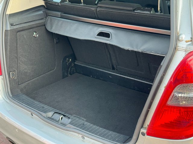 Mercedes-Benz A160 Automatik*Klima*Nav*Szhz*Temp*TÜV NEU* - bilder 7