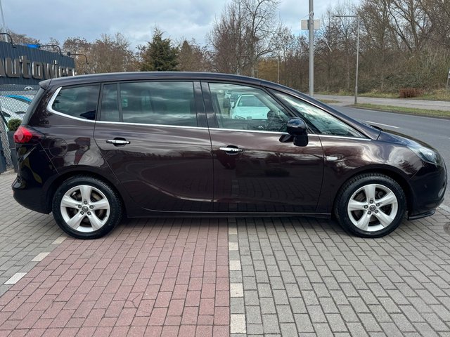 Opel Zafira C 2.0D*Leder*7Sitze*Xenon*Pano*Navi*VOLL! - bilder 4