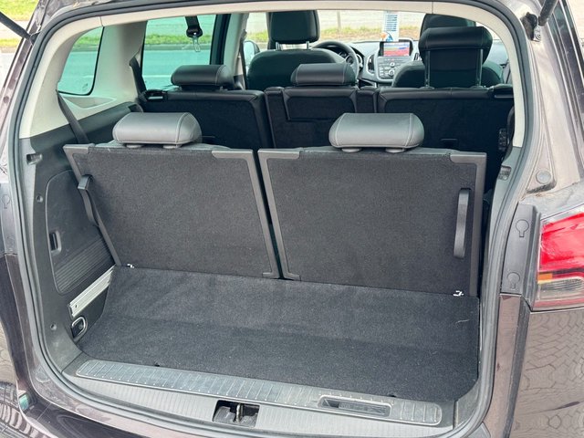 Opel Zafira C 2.0D*Leder*7Sitze*Xenon*Pano*Navi*VOLL! - bilder 6
