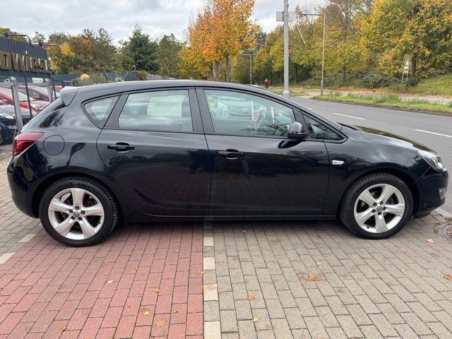 Opel Astra J Limousine EDITION 1.6*Xenon*Temp*Klima* - foto 4