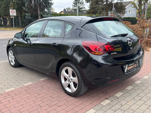 Opel Astra J Limousine EDITION 1.6*Xenon*Temp*Klima* - foto 7