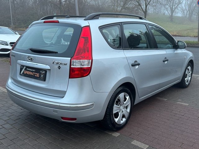 Hyundai i30 cw 1.4 FIFA WM Edition Kombi*Klima*TÜV NEU - bilder 5