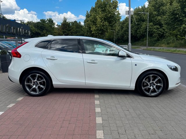 Volvo V40 1.5 T2*Ocean Race*Aut*Klima*Pano*Temp*Leder - foto 4