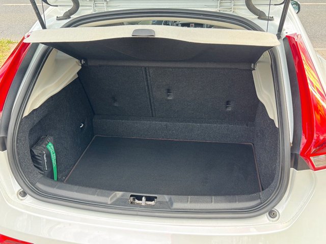 Volvo V40 1.5 T2*Ocean Race*Aut*Klima*Pano*Temp*Leder - foto 6
