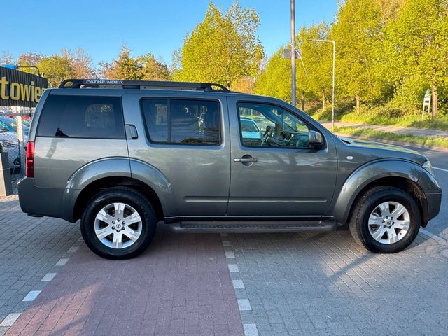 Nissan Pathfinder 2.5 dCi 4x4*Aut*7Sitze*AHK*Kam*Temp* - bilder 4