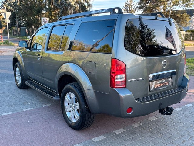 Nissan Pathfinder 2.5 dCi 4x4*Aut*7Sitze*AHK*Kam*Temp* - bilder 7