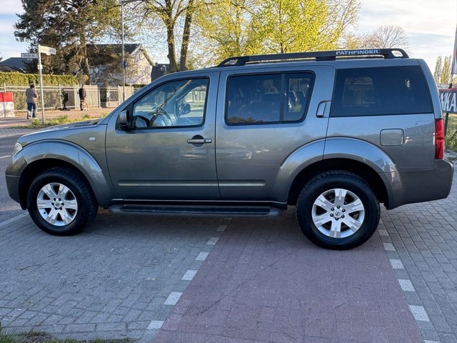 Nissan Pathfinder 2.5 dCi 4x4*Aut*7Sitze*AHK*Kam*Temp* - bilder 8