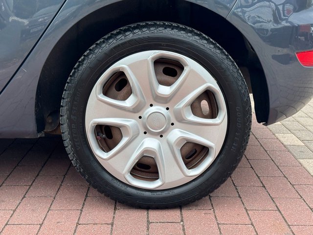 Ford Fiesta ChampionsEdition 1.25*Winterpaket*SHZ*PDC - bilder 9