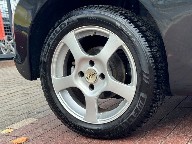 Peugeot 207 Sport 1.6 Automatik*Pano*Klima*Allwetter* - bilder 10