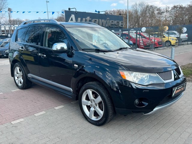 Mitsubishi Outlander 2.4 Intense*4x4*Aut*Leder*Temp*Szhz* - bilder 3