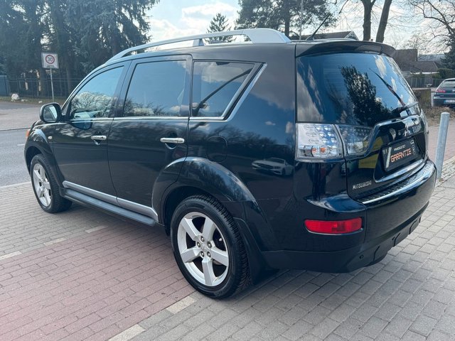 Mitsubishi Outlander 2.4 Intense*4x4*Aut*Leder*Temp*Szhz* - bilder 7