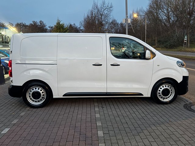 Toyota Proace 1.6 L1 Kasten Meister*Nav*Temp*Kamera*PDC - bilder 4