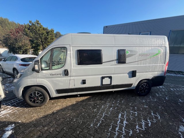 Foto №1 Forster 599 EB Vantasy Sondermodell 10 Jahre Gebrauchtwagen Kaufen bei Autohaus Knapp