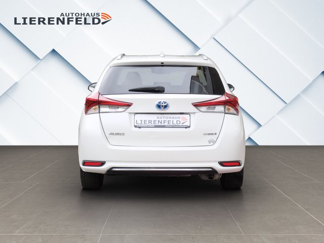Toyota Auris Touring Sports Hybrid - фото 2