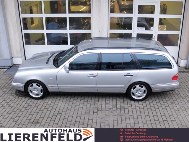 Mercedes-Benz E 240 T Avantgarde Automatik - фото 1