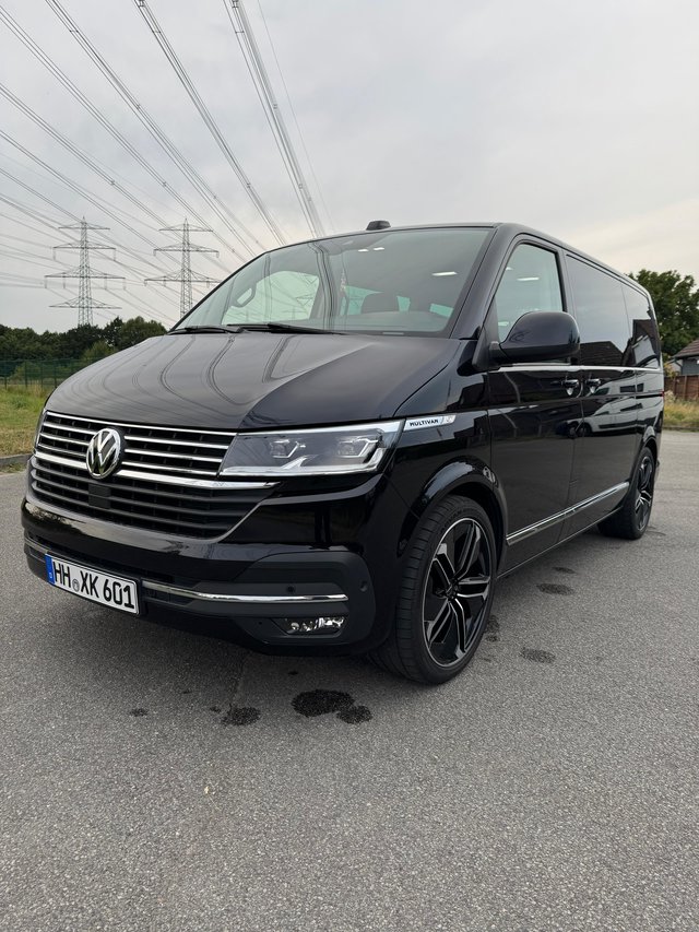 Volkswagen MULTIVAN VOLLAUSSTATTUNG Gebrauchtwagen Kaufen | EZ 02/2022 | Preis 63.900 €