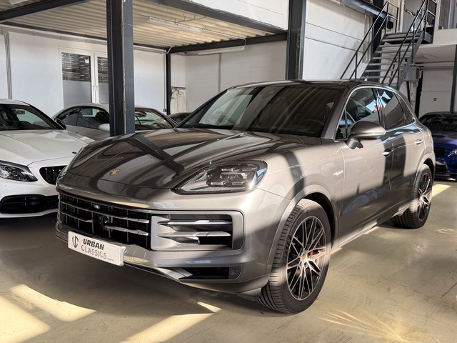 Porsche Cayenne S E-Hybrid *PANO*GARANTIE* Used vehicle for sale | First registration 04/2024 | Price 99.900 €