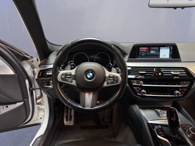 BMW 520 d M Sport *Pano*Shadow-Line* - photo 8