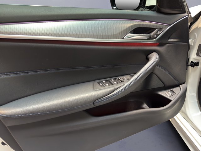 BMW 520 d M Sport *Pano*Shadow-Line* - photo 9