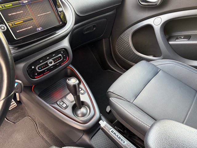 smart BRABUS Tailormade Cabrio *LED*EQ-Interieur*Soundanlage*1of1*EINZELSTÜCK*18Zoll* TAILORMADE - foto 9