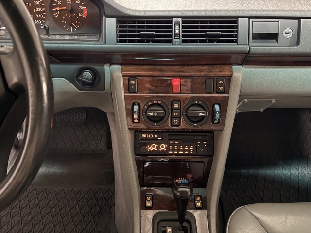Mercedes-Benz 300 CE Cabrio SPORTSLINE*H-Zulassung*TRAUMHAFT*1.Hand*Scheckheft - foto 10