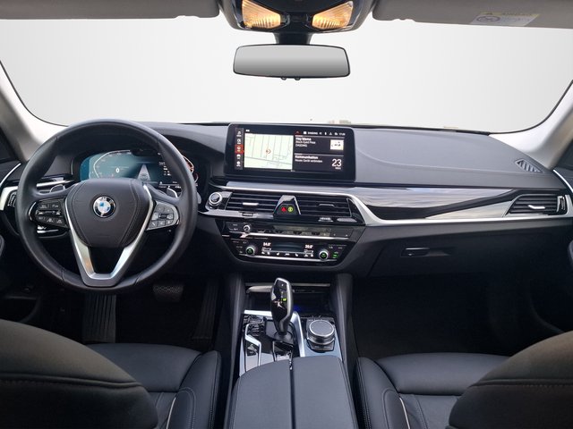 BMW 530 i Touring Luxury-Line AUTOMATIK / PANORAMA / STANDHEIZUNG - foto 9