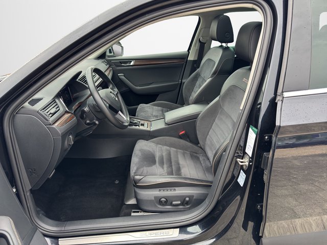 Skoda Superb Combi 2.0 TSI Scout 4x4 DSG / PANORAMA / AHK / STHZG - bilder 8