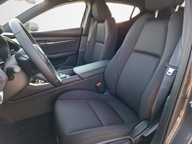 Mazda 3 2.5 e-SKYACTIV G 140PS 6MT Homura - bilder 8