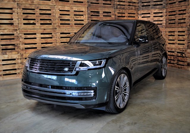 Land Rover Range Rover SE Autobiography P530 AWD 2023 Leder, 3 D System, Panoramadach Neuwagen Kaufen | EZ  | Preis 279.650 €