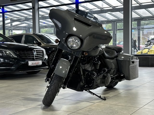 Harley-Davidson Electra Glide FLHT 107 Street Glide CVO Umbau Gebrauchtwagen Kaufen | EZ 07/2022