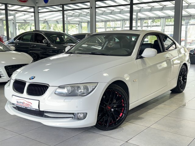 BMW 318i M Paket Schiebedach 19" MAM SHZ Navi Used vehicle for sale | First registration 06/2011