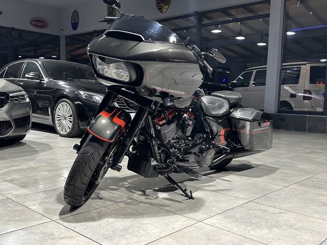 Harley-Davidson Road Glide Ultra Limited CVO 117 FLTRXSE Used vehicle for sale | First registration 07/2018
