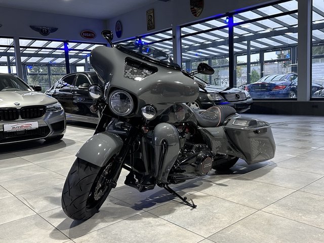 Harley-Davidson Street Glide Ultra Limited CVO 117 FLHTKSE Used vehicle for sale | First registration 09/2018