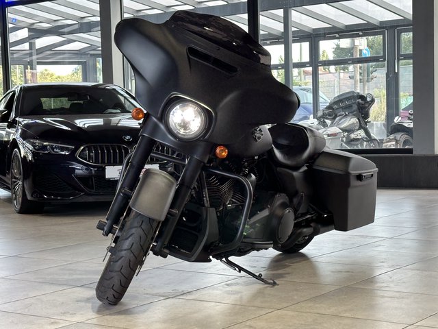 Harley-Davidson Street Glide 103 Custom Twincam LED Matt Focal Gebrauchtwagen Kaufen | EZ 01/2015