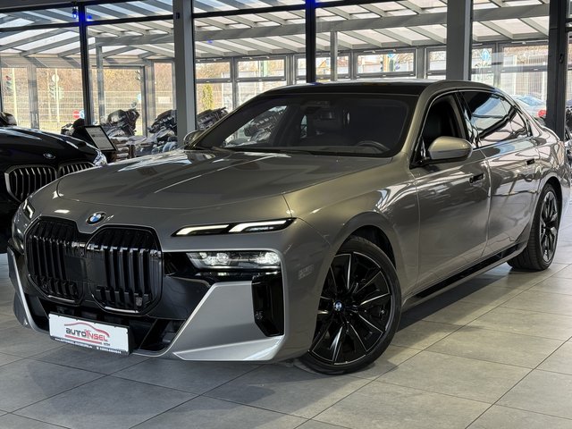 BMW 740d xDrive M SportpaketPro Innovation/SkyLounge Used vehicle for sale | First registration 03/2023