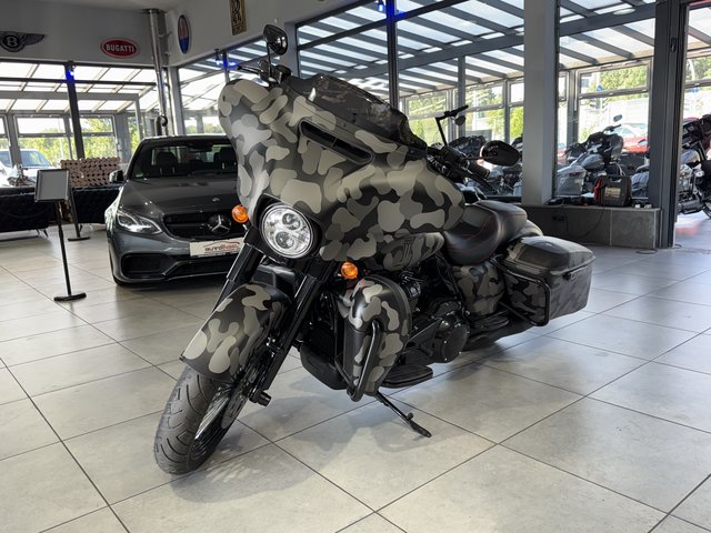 Harley-Davidson Street Glide 114 CVO 21" BigSpoke Camouflage 5HD Used vehicle for sale | First registration 07/2017