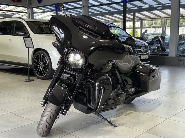 Harley-Davidson Street Glide 117 CVO FLHXSE LED Ape Used vehicle for sale | First registration 07/2019
