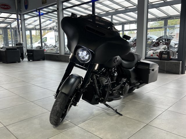 Harley-Davidson Street Glide 114 FLHX CNC Ported CVO Navi LED Gebrauchtwagen Kaufen | EZ 07/2019