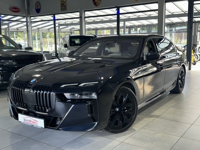 BMW 740d xDrive M Sport Innovation AHK Softclose ACC 21" Used vehicle for sale | First registration 03/2023