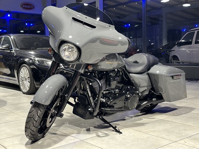 Harley-Davidson Street Glide 107 FLHX CVO-Heck Used vehicle for sale | First registration 07/2022