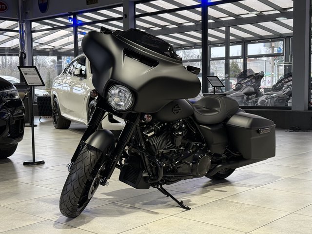 Harley-Davidson FLHXS Street Glide 107 CVO Heck Used vehicle for sale | First registration 07/2017