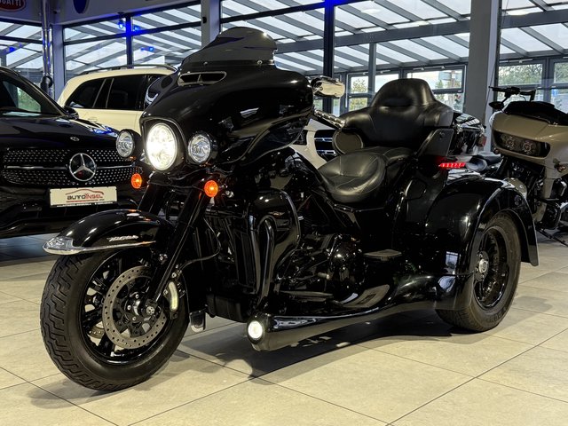 Harley-Davidson Trike Tri Glide Ultra 103ci Custom Used vehicle for sale | First registration 07/2016 | Price 24.850 €