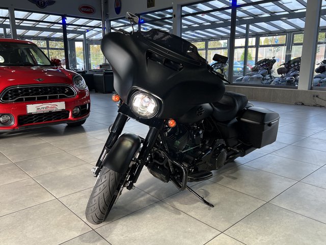 Harley-Davidson Street Glide Special 103 FLHXS LED Navi Tempomat Gebrauchtwagen Kaufen | EZ 07/2016
